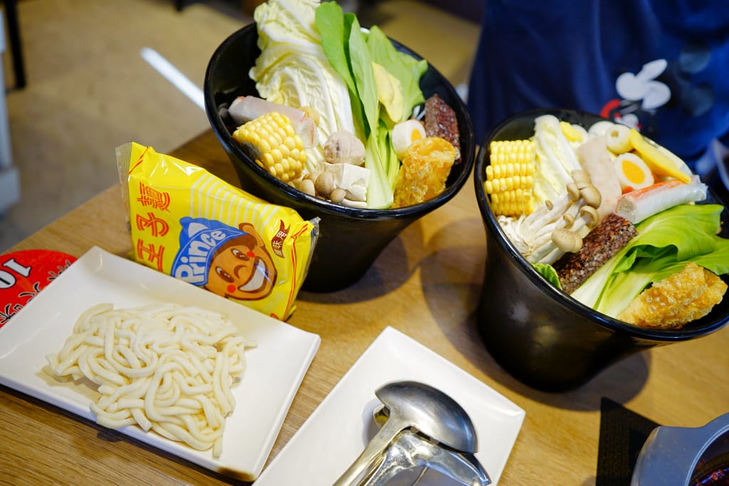 美食｜桃園 麻六味 鴛鴦麻辣鍋 50oz牛肉火鍋 桃園唯一麻辣大胃王挑戰！