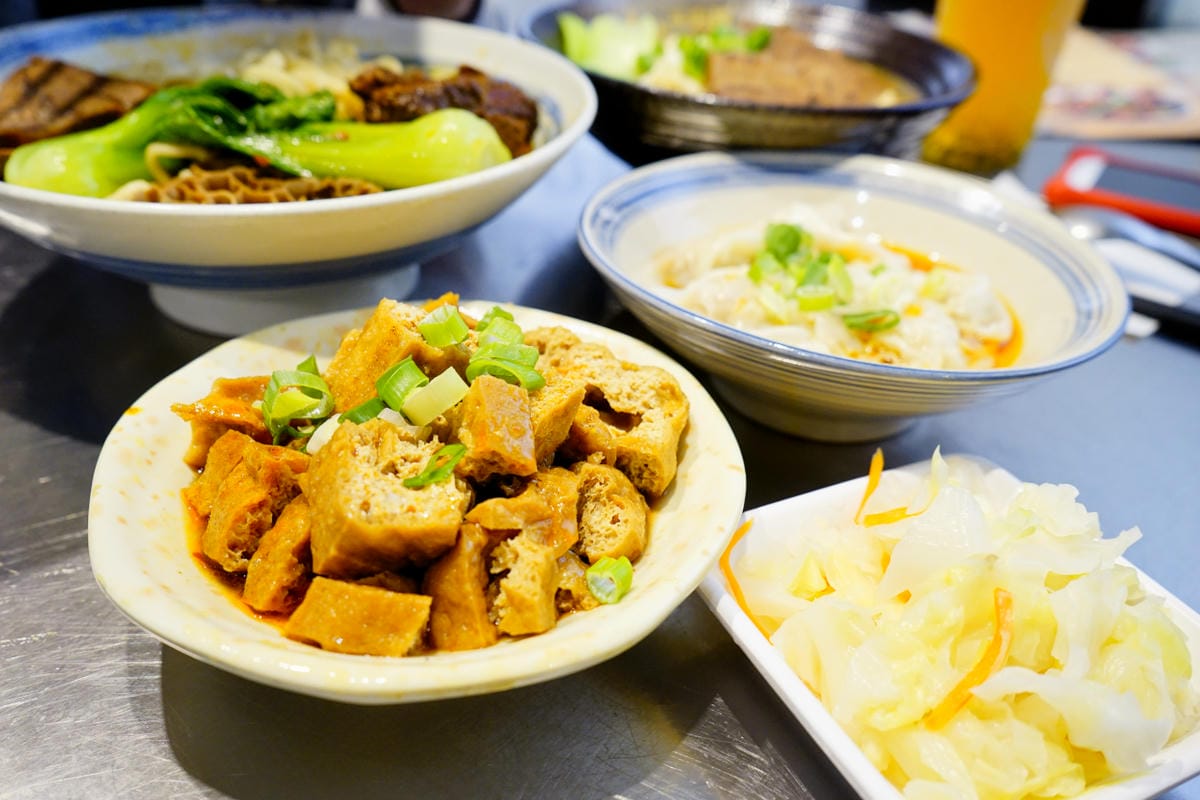 美食|台北 神仙牛肉麵 美味讓人成仙的川味牛肉麵、清燉牛肉麵 (近南京復興站) - 第14張圖 美食|台北 神仙牛肉麵 美味讓人成仙的川味牛肉麵、清燉牛肉麵 (近南京復興站)