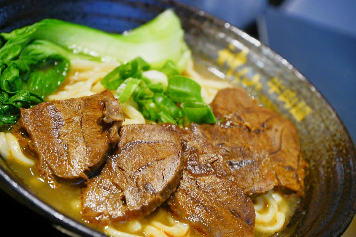 美食|台北 神仙牛肉麵 美味讓人成仙的川味牛肉麵、清燉牛肉麵 (近南京復興站) - 第25張圖 美食|台北 神仙牛肉麵 美味讓人成仙的川味牛肉麵、清燉牛肉麵 (近南京復興站)