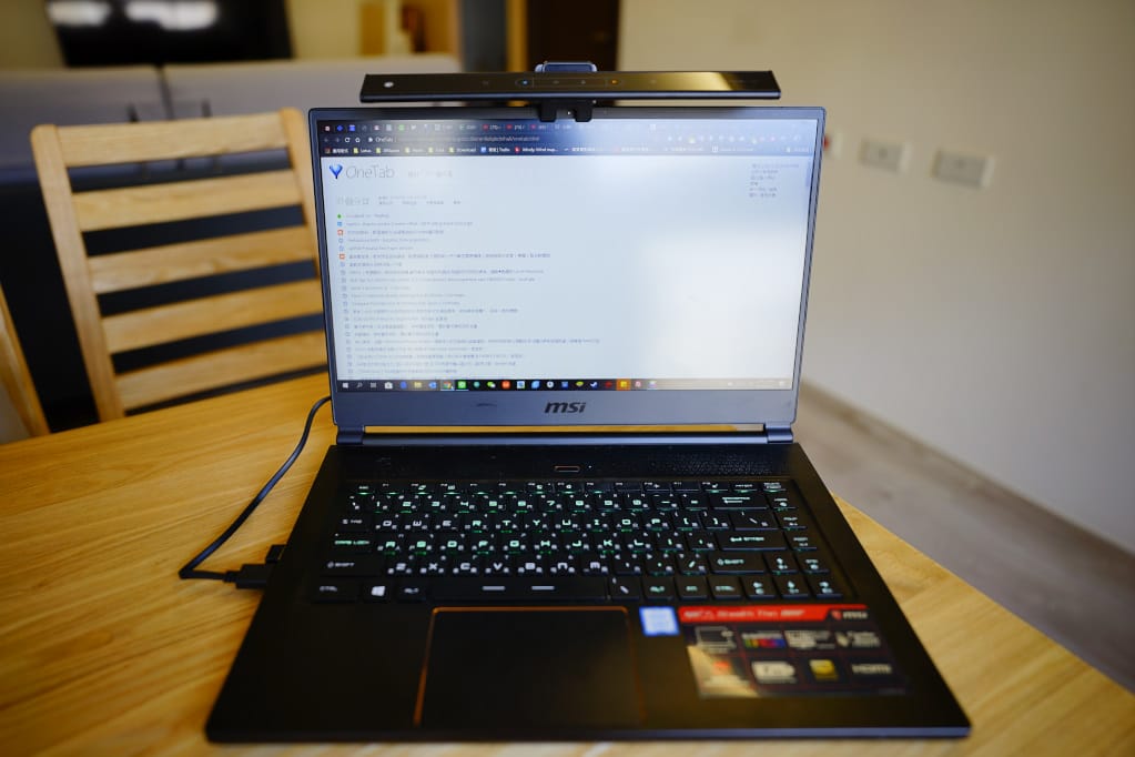 3C開箱｜ BenQ WiT ScreenBar Lite 筆電智能掛燈推薦！ 外出攜帶便利、智慧護眼好選擇