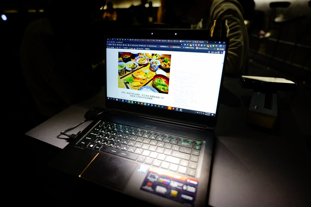 3C開箱｜ BenQ WiT ScreenBar Lite 筆電智能掛燈推薦！ 外出攜帶便利、智慧護眼好選擇