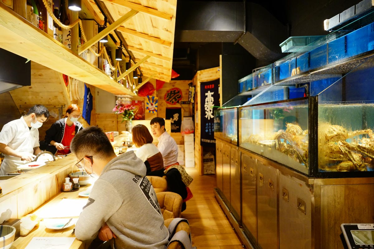 美食|台北 安東建一水產 海產專賣、手抓海鮮盤 海鮮控不能錯過,痛風也甘願! - 第4張圖 美食|台北 安東建一水產 海產專賣、手抓海鮮盤 海鮮控不能錯過,痛風也甘願!