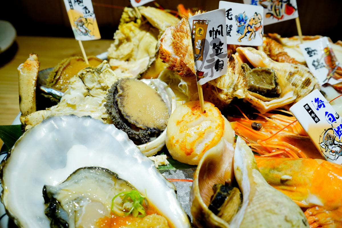 美食｜台北 安東建一水產 海產專賣、手抓海鮮盤 海鮮控不能錯過，痛風也甘願！