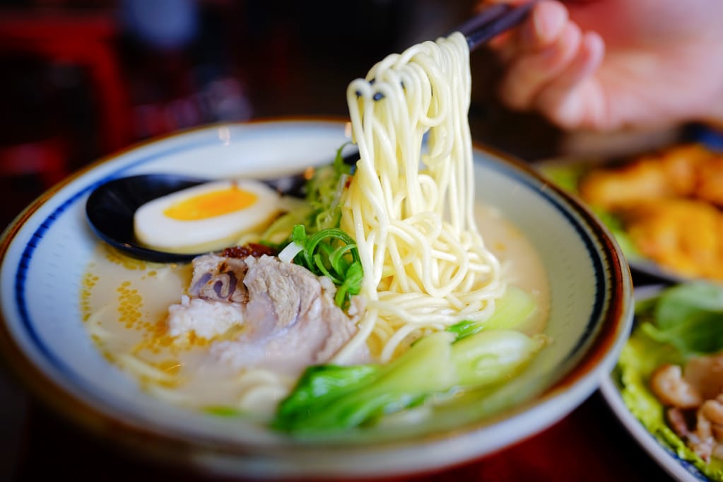 美食｜桃園平鎮 辛梅小吃店 阿嬤的味道 古早味客家老麵店，實實在在一碗麵 平鎮小吃推薦！