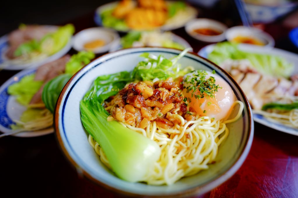 美食｜桃園平鎮 辛梅小吃店 阿嬤的味道 古早味客家老麵店，實實在在一碗麵 平鎮小吃推薦！