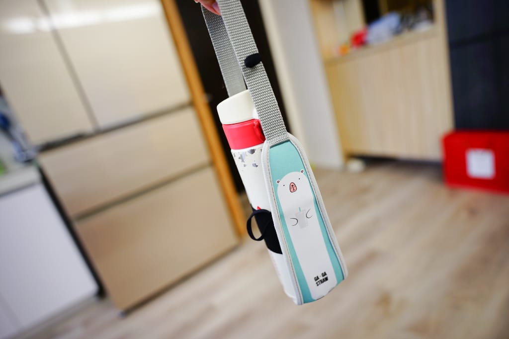 生活用品｜HYPASS卡卡透明環保吸管+卡卡捲2代可愛動物杯管套(北極熊透明湖水綠) 愛地球記得使用環保吸管跟飲料杯套喔~