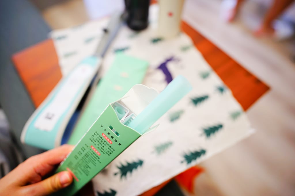 生活用品｜HYPASS卡卡透明環保吸管+卡卡捲2代可愛動物杯管套(北極熊透明湖水綠) 愛地球記得使用環保吸管跟飲料杯套喔~