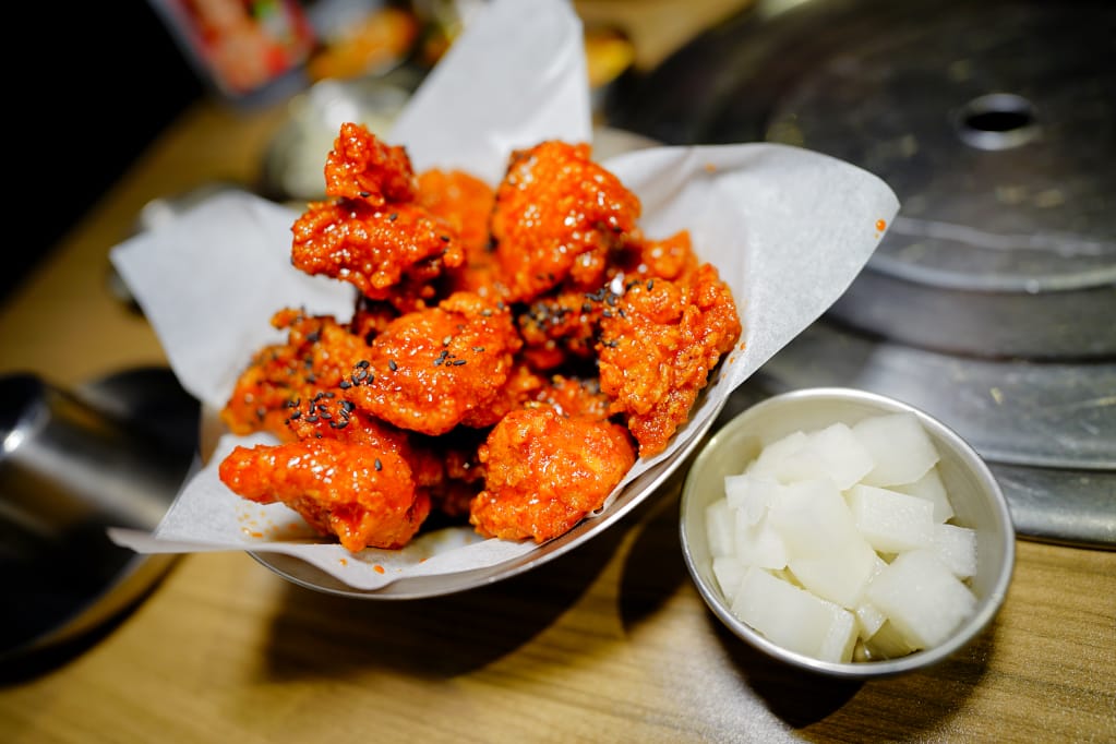 美食｜台北東區 台韓民國韓式燒肉店 桌邊服務燒烤店推薦！千萬別錯過它的韓式辣醬炸雞~
