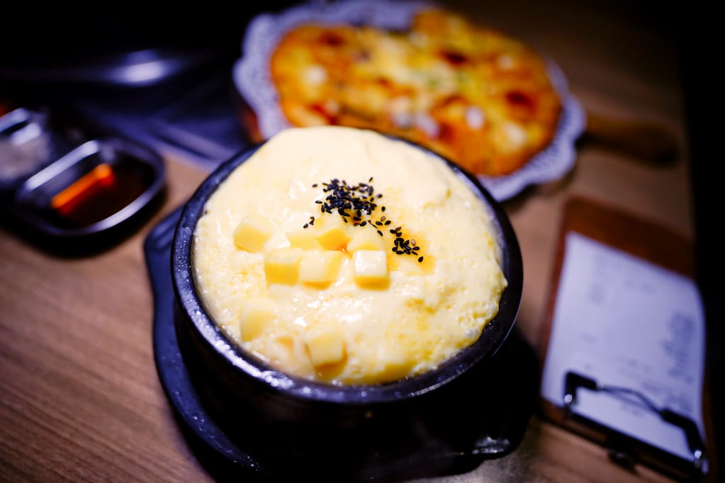 美食｜台北東區 台韓民國韓式燒肉店 桌邊服務燒烤店推薦！千萬別錯過它的韓式辣醬炸雞~