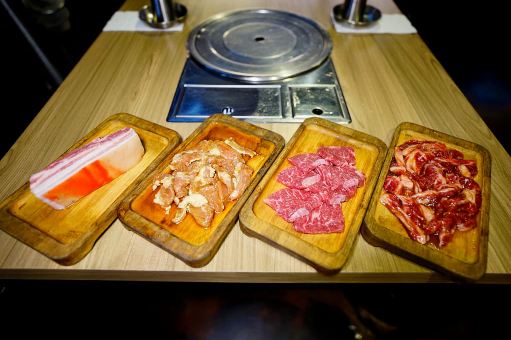 美食｜台北東區 台韓民國韓式燒肉店 桌邊服務燒烤店推薦！千萬別錯過它的韓式辣醬炸雞~