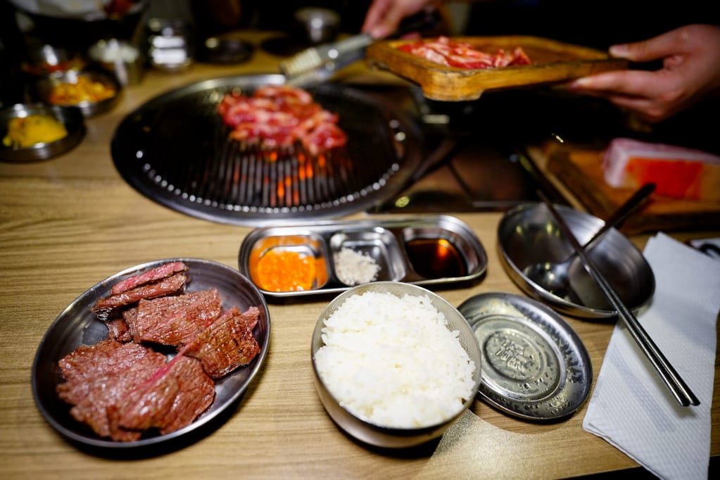 美食｜台北東區 台韓民國韓式燒肉店 桌邊服務燒烤店推薦！千萬別錯過它的韓式辣醬炸雞~
