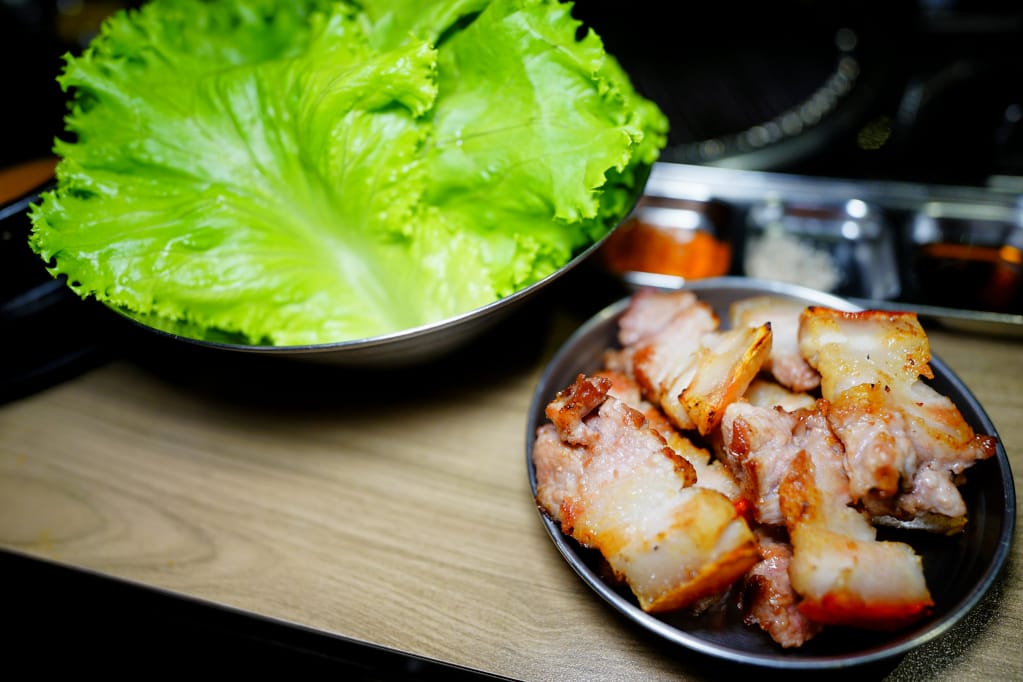美食｜台北東區 台韓民國韓式燒肉店 桌邊服務燒烤店推薦！千萬別錯過它的韓式辣醬炸雞~