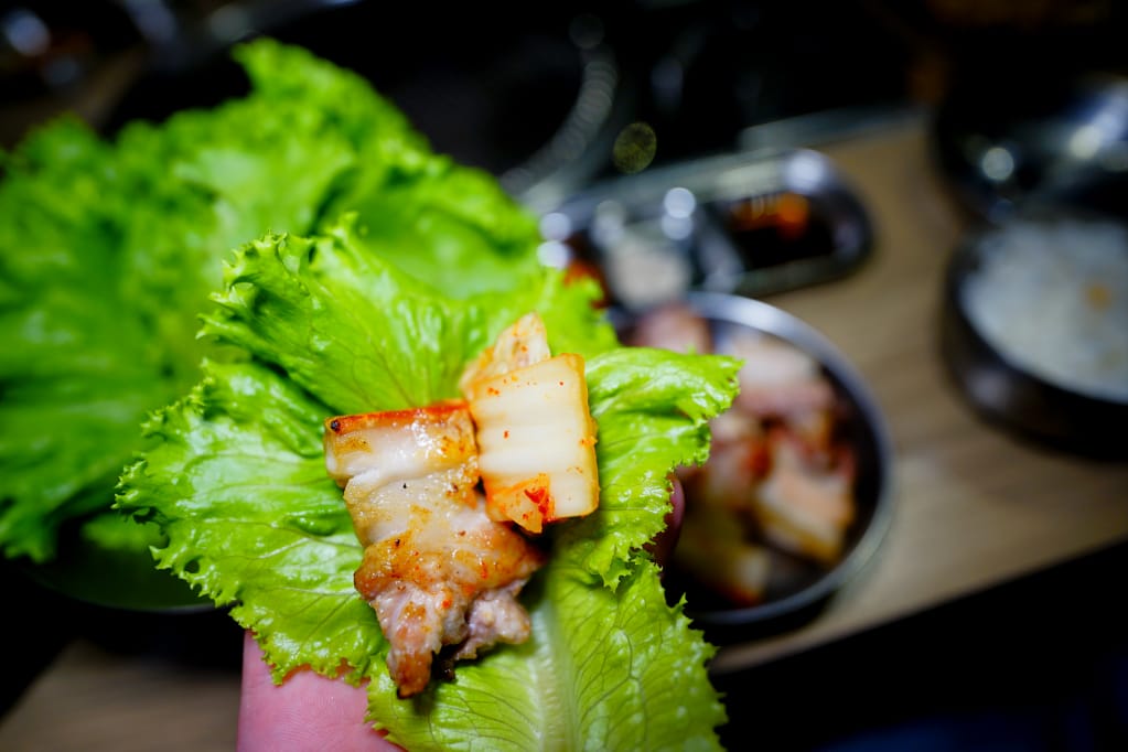 美食｜台北東區 台韓民國韓式燒肉店 桌邊服務燒烤店推薦！千萬別錯過它的韓式辣醬炸雞~