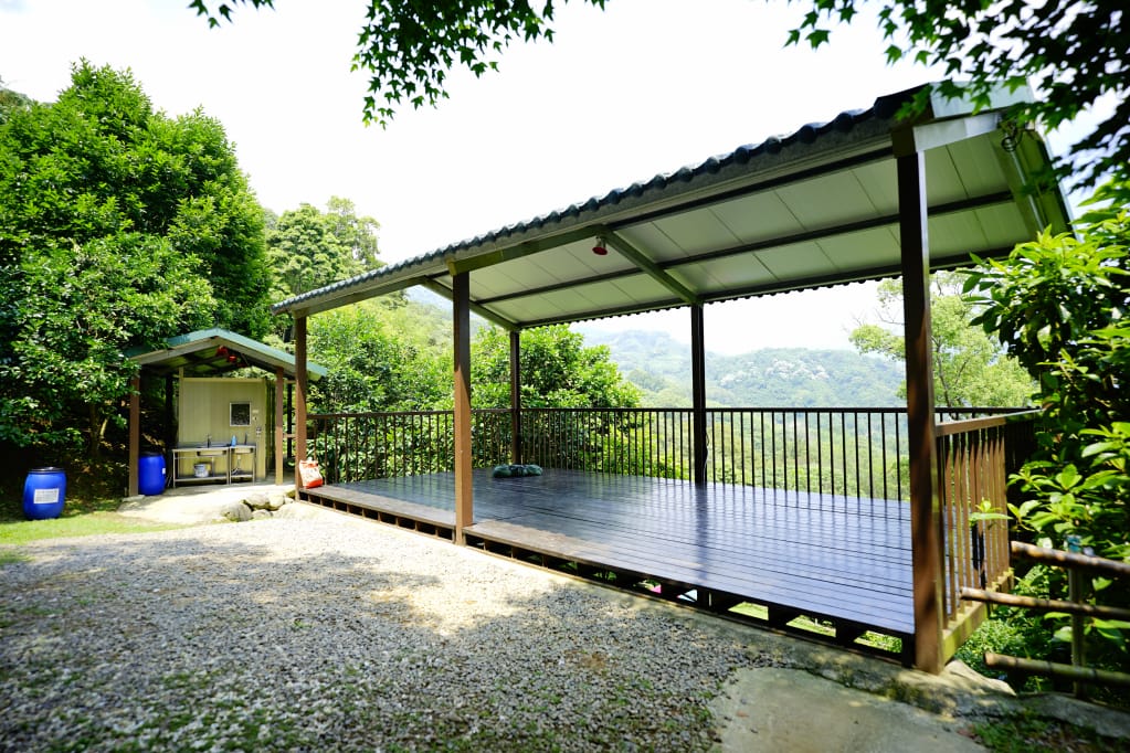 露營｜新竹尖石 如果露營區 兩帳包區雨棚 螢火蟲+油桐花 乾淨衛浴、景色佳露營地推薦！