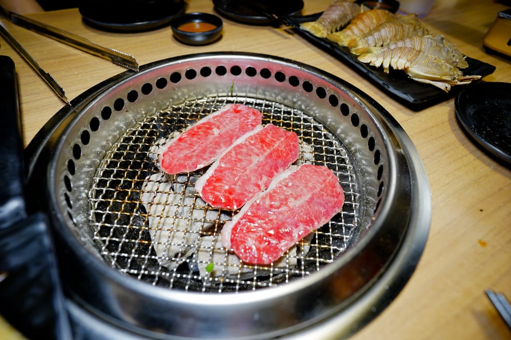美食|新北板橋 燒肉殿(板橋旗艦店) 高檔海鮮、日本和牛、澳洲和牛燒肉吃到飽 板橋吃到飽餐廳推薦! - 第38張圖 美食|新北板橋 燒肉殿(板橋旗艦店) 高檔海鮮、日本和牛、澳洲和牛燒肉吃到飽 板橋吃到飽餐廳推薦!