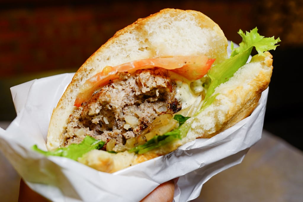 美食｜台北 Wagyu Burger 100%和牛漢堡、生酮漢堡 近捷運信義安和站、提供外送服務