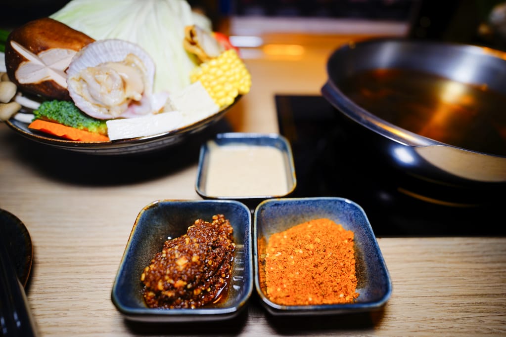 美食|桃園中壢 船饕海鮮精緻鍋物 超浮誇痛風海鮮盤、和牛 青埔必吃火鍋推薦!親子聚餐、寵物友善 - 第11張圖 美食|桃園中壢 船饕海鮮精緻鍋物 超浮誇痛風海鮮盤、和牛 青埔必吃火鍋推薦!親子聚餐、寵物友善