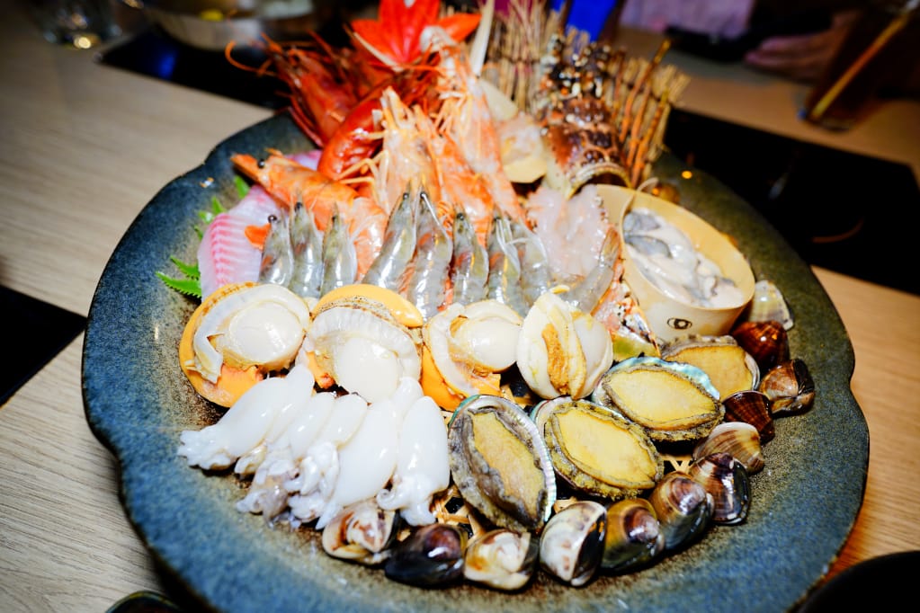 美食|桃園中壢 船饕海鮮精緻鍋物 超浮誇痛風海鮮盤、和牛 青埔必吃火鍋推薦!親子聚餐、寵物友善 - 第16張圖 美食|桃園中壢 船饕海鮮精緻鍋物 超浮誇痛風海鮮盤、和牛 青埔必吃火鍋推薦!親子聚餐、寵物友善