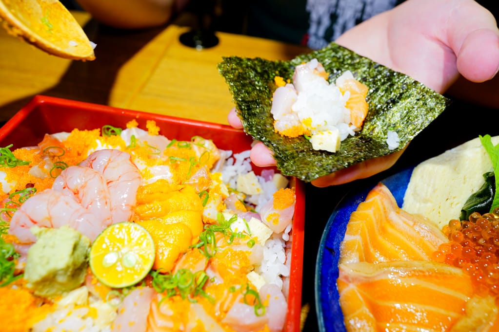 美食|桃園中壢 坐著做。海鮮丼飯專門店(威尼斯影城美食) 桃園最強海鮮丼飯推薦! - 第1張圖 美食|桃園中壢 坐著做。海鮮丼飯專門店(威尼斯影城美食) 桃園最強海鮮丼飯推薦!