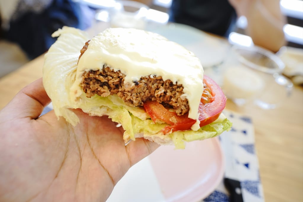 料理|三機食品 Sungift三機植物肉 植物肉懶人料理食譜-起司蛋漢堡、香菇滷肉、絞肉蕃茄炒蛋 - 第11張圖 料理|三機食品 Sungift三機植物肉 植物肉懶人料理食譜-起司蛋漢堡、香菇滷肉、絞肉蕃茄炒蛋