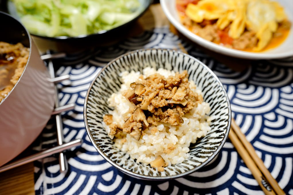 料理|三機食品 Sungift三機植物肉 植物肉懶人料理食譜-起司蛋漢堡、香菇滷肉、絞肉蕃茄炒蛋 - 第23張圖 料理|三機食品 Sungift三機植物肉 植物肉懶人料理食譜-起司蛋漢堡、香菇滷肉、絞肉蕃茄炒蛋