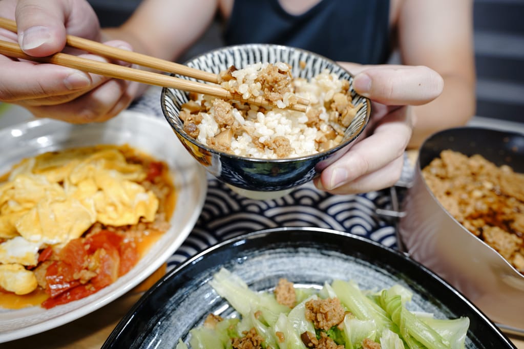 料理|三機食品 Sungift三機植物肉 植物肉懶人料理食譜-起司蛋漢堡、香菇滷肉、絞肉蕃茄炒蛋 - 第24張圖 料理|三機食品 Sungift三機植物肉 植物肉懶人料理食譜-起司蛋漢堡、香菇滷肉、絞肉蕃茄炒蛋