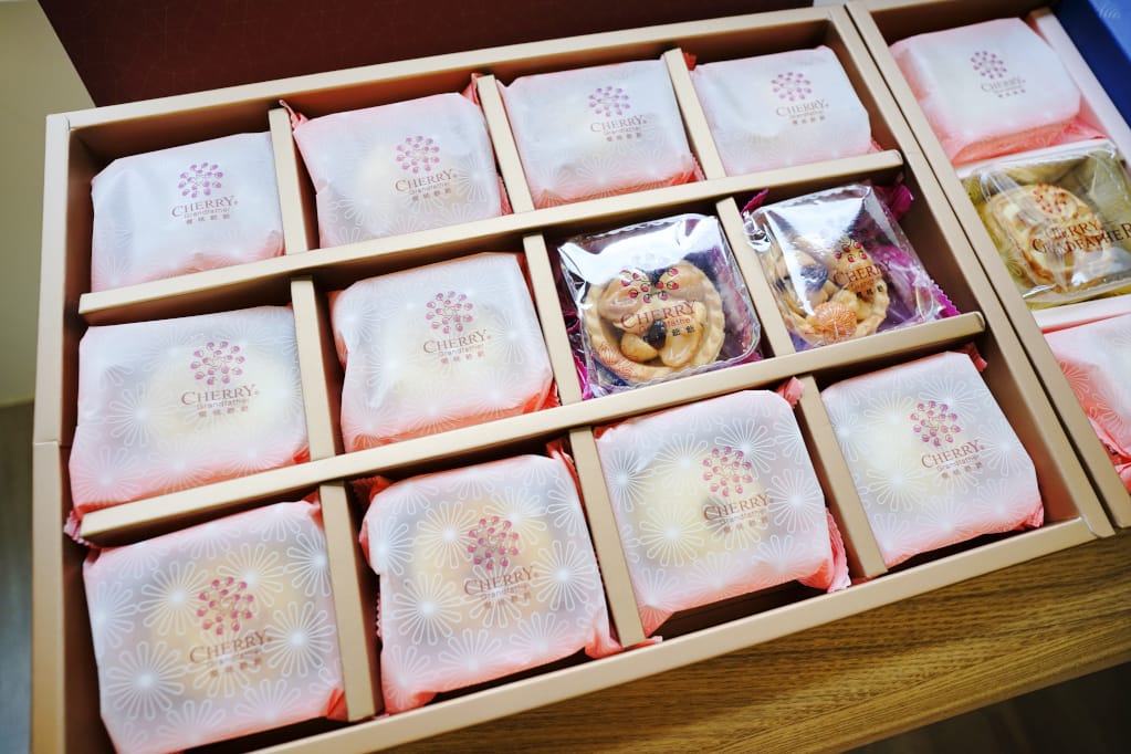 伴手禮|櫻桃爺爺 福祿月餅禮盒 雙層超澎湃中秋月餅禮盒、中秋禮盒送禮好選擇! - 第6張圖 伴手禮|櫻桃爺爺 福祿月餅禮盒 雙層超澎湃中秋月餅禮盒、中秋禮盒送禮好選擇!