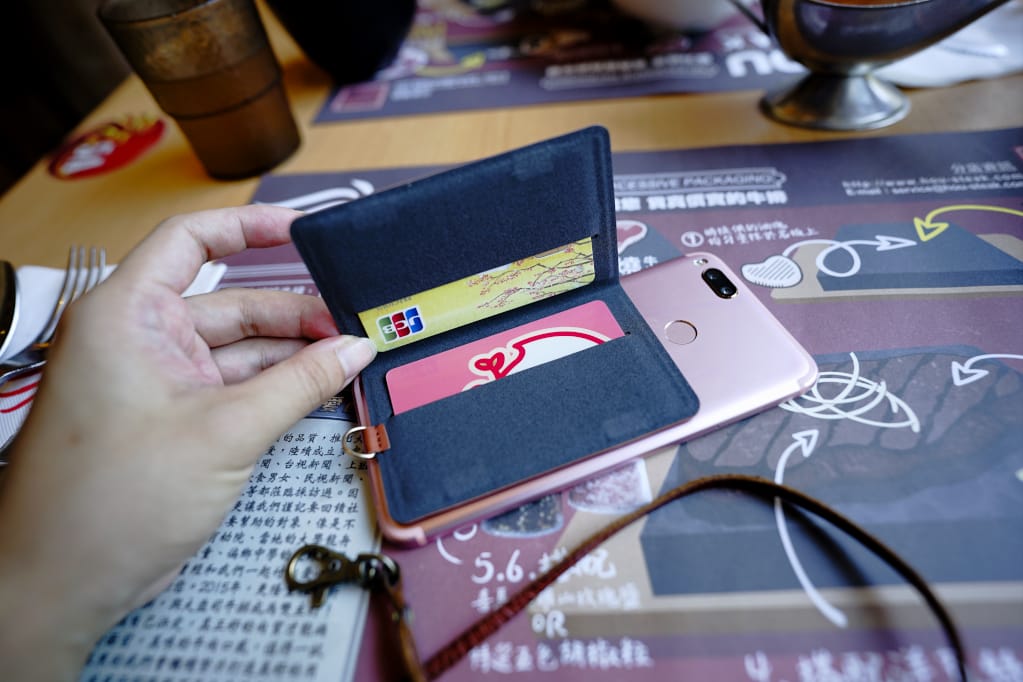 3C周邊｜RJ Concept 雅街嚴選 台灣設計 jarraa-木雕風復古窗花手機背貼卡夾