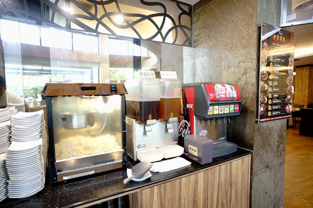 美食｜桃園中壢 吼牛排(中壢店) 爸氣海陸雙拼雙人套餐(父親節大餐)、全台唯一大胃王90盎司牛排挑戰