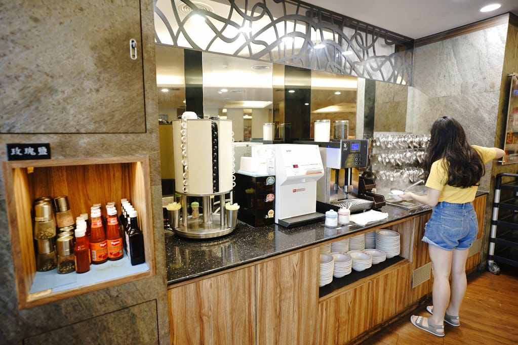 美食｜桃園中壢 吼牛排(中壢店) 爸氣海陸雙拼雙人套餐(父親節大餐)、全台唯一大胃王90盎司牛排挑戰