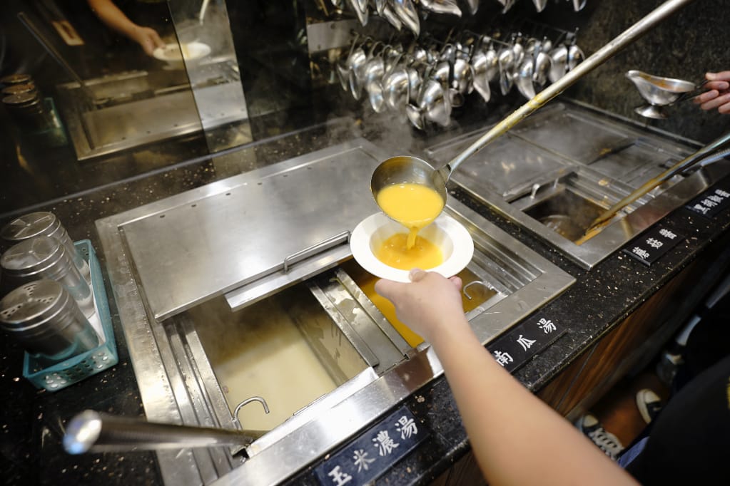 美食｜桃園中壢 吼牛排(中壢店) 爸氣海陸雙拼雙人套餐(父親節大餐)、全台唯一大胃王90盎司牛排挑戰