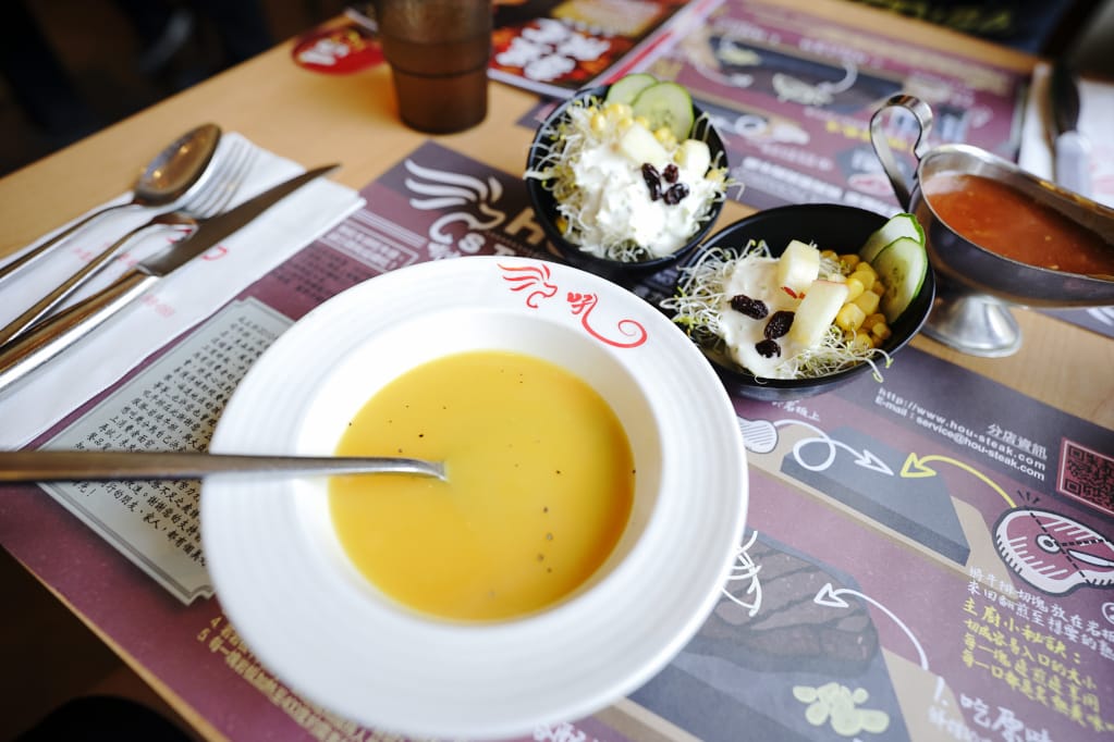 美食｜桃園中壢 吼牛排(中壢店) 爸氣海陸雙拼雙人套餐(父親節大餐)、全台唯一大胃王90盎司牛排挑戰
