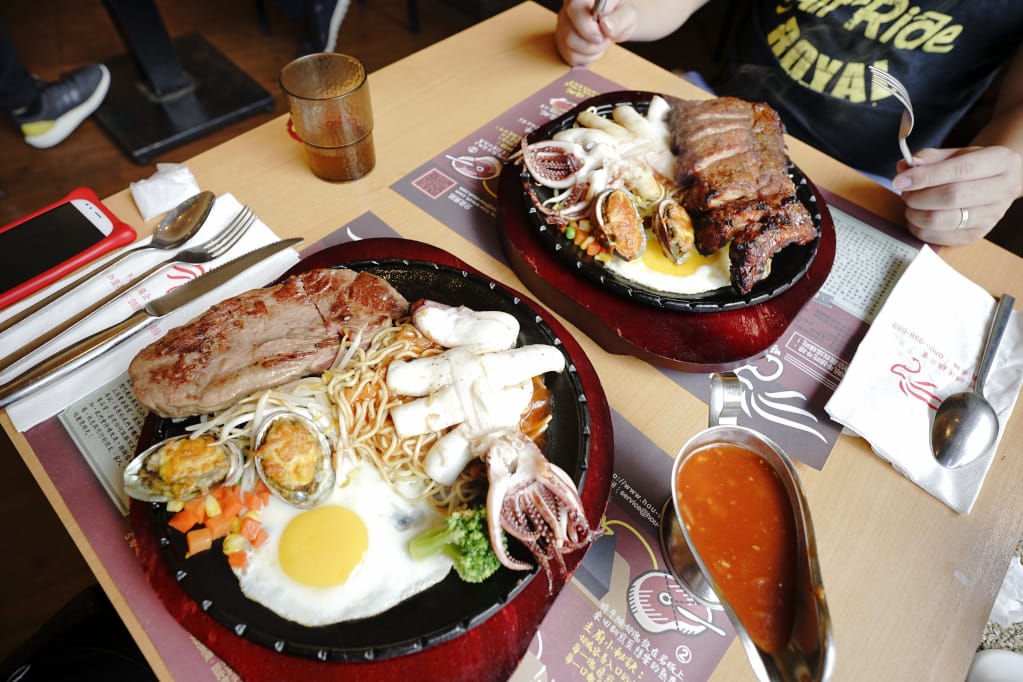 美食｜桃園中壢 吼牛排(中壢店) 爸氣海陸雙拼雙人套餐(父親節大餐)、全台唯一大胃王90盎司牛排挑戰