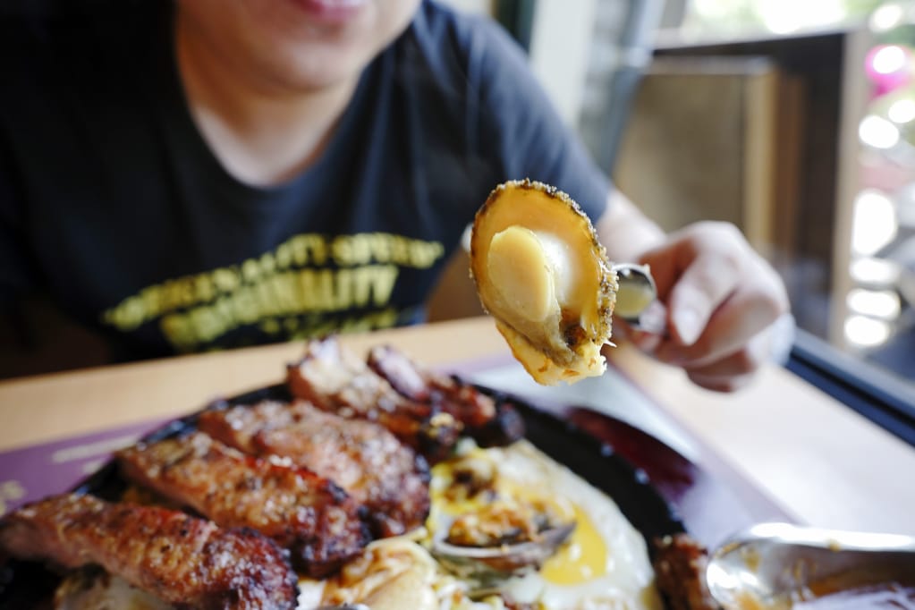美食｜桃園中壢 吼牛排(中壢店) 爸氣海陸雙拼雙人套餐(父親節大餐)、全台唯一大胃王90盎司牛排挑戰