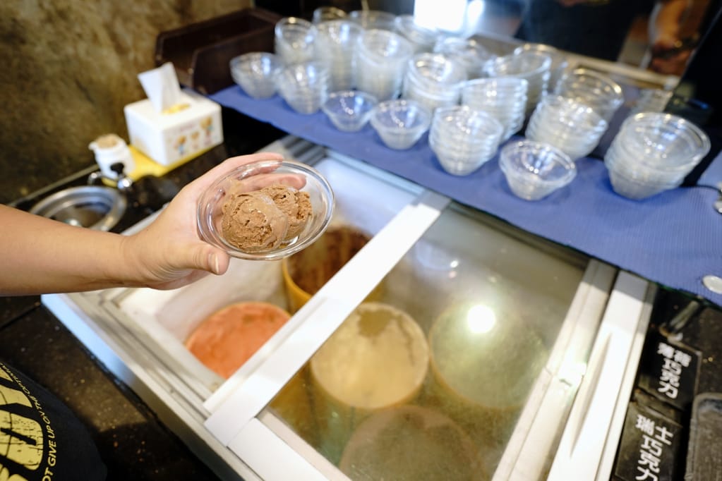 美食｜桃園中壢 吼牛排(中壢店) 爸氣海陸雙拼雙人套餐(父親節大餐)、全台唯一大胃王90盎司牛排挑戰