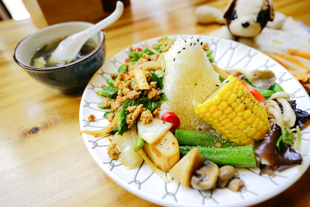 美食｜桃園 泰泰的巷弄廚房 平價泰式簡餐、個人泰式料理推薦！