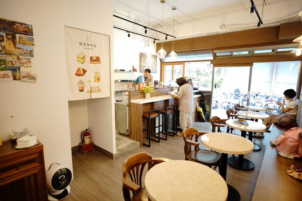 美食｜新北中和 惟惟咖啡室 水果茶、鬆餅 永安市場站咖啡廳推薦！
