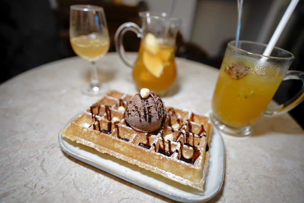美食｜新北中和 惟惟咖啡室 水果茶、鬆餅 永安市場站咖啡廳推薦！