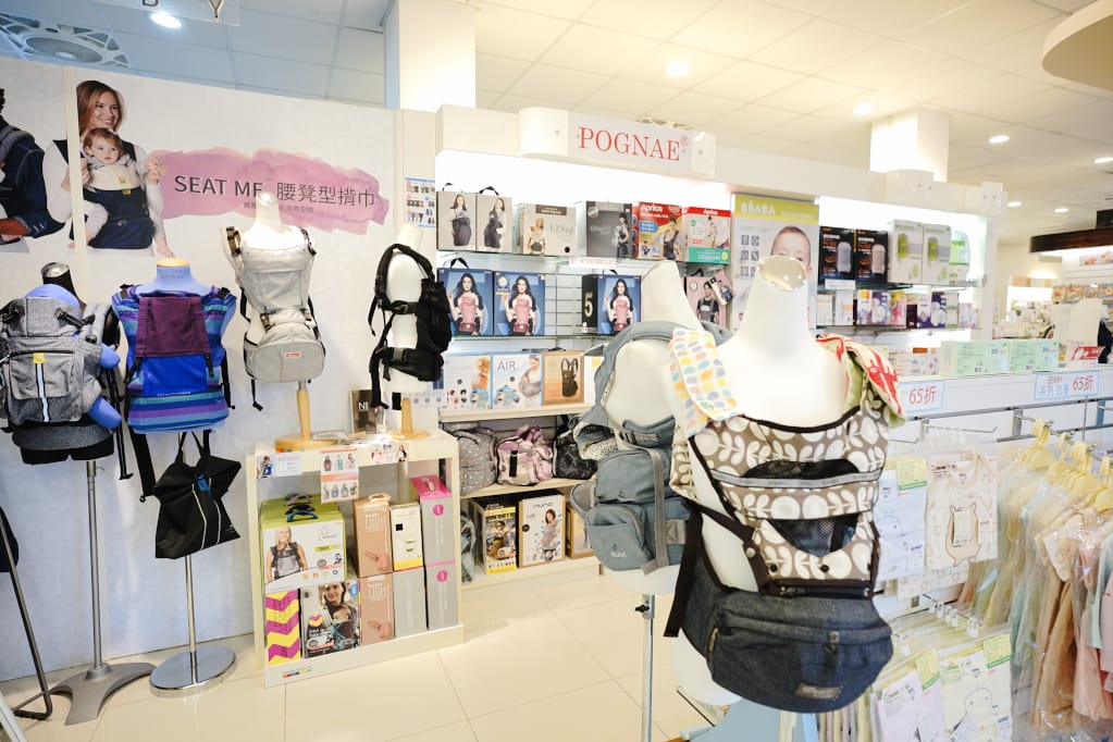購物｜雙北最大精品婦嬰用品生活館 中和娃娃世界台北旗艦店  育兒用品購買好去處-汽座、推車、嬰兒床