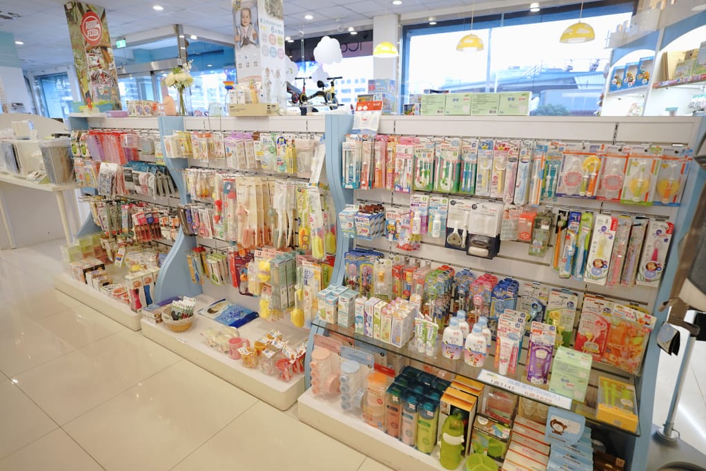 購物｜雙北最大精品婦嬰用品生活館 中和娃娃世界台北旗艦店  育兒用品購買好去處-汽座、推車、嬰兒床