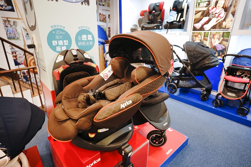 購物｜雙北最大精品婦嬰用品生活館 中和娃娃世界台北旗艦店  育兒用品購買好去處-汽座、推車、嬰兒床