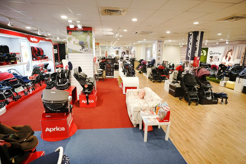 購物｜雙北最大精品婦嬰用品生活館 中和娃娃世界台北旗艦店  育兒用品購買好去處-汽座、推車、嬰兒床