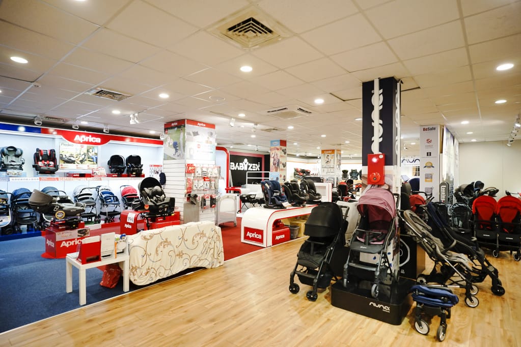 購物｜雙北最大精品婦嬰用品生活館 中和娃娃世界台北旗艦店  育兒用品購買好去處-汽座、推車、嬰兒床