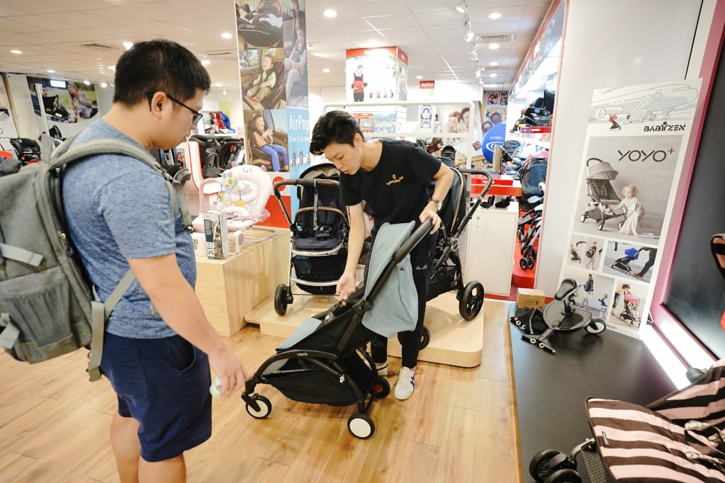 購物｜雙北最大精品婦嬰用品生活館 中和娃娃世界台北旗艦店  育兒用品購買好去處-汽座、推車、嬰兒床