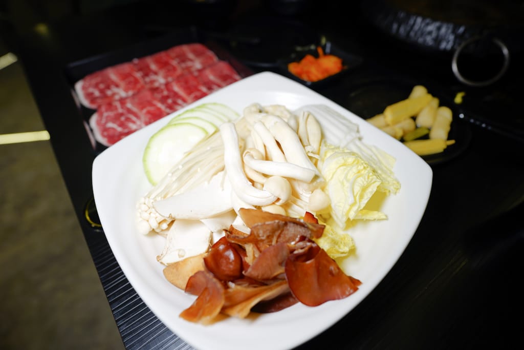 美食|桃園中壢 柚子元壽喜燒 中壢壽喜燒吃到飽推薦!優秀壽喜燒醬汁、媲美單點品質的肉品與腐皮 - 第26張圖 美食|桃園中壢 柚子元壽喜燒 中壢壽喜燒吃到飽推薦!優秀壽喜燒醬汁、媲美單點品質的肉品與腐皮