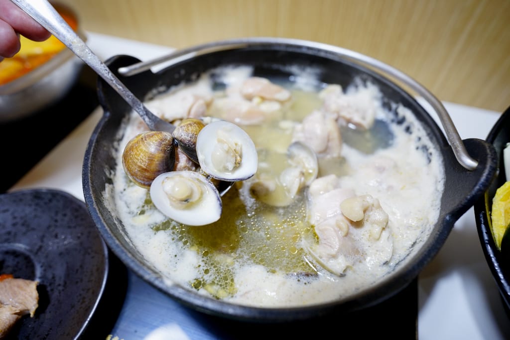 美食｜桃園 超有肉涮涮屋(南崁店) 南崁火鍋推薦！滿漢全席澎湃肉盤、天然蔬果湯底