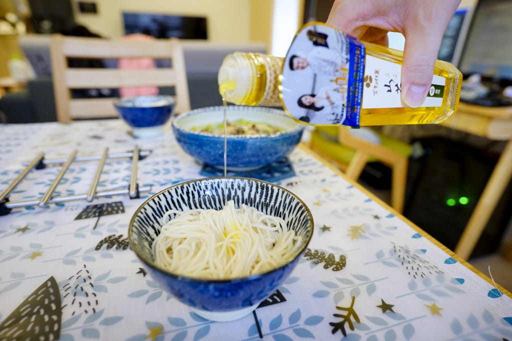 料理｜神隊友月子餐 山茶油香菇雞湯+絲瓜菇菇+干貝山茶油麵線 by百色壯麗山茶油