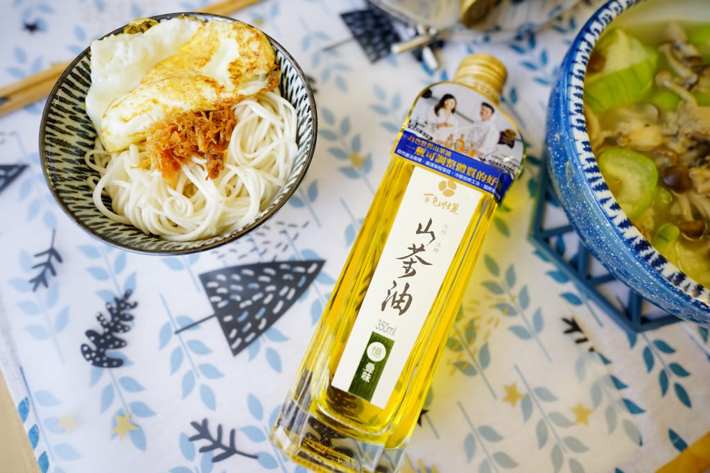 料理｜神隊友月子餐 山茶油香菇雞湯+絲瓜菇菇+干貝山茶油麵線 by百色壯麗山茶油