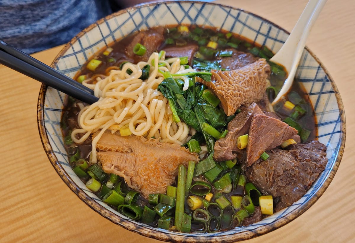 食記｜桃園龜山 大衛王牛肉麵 林口長庚美食推薦！
