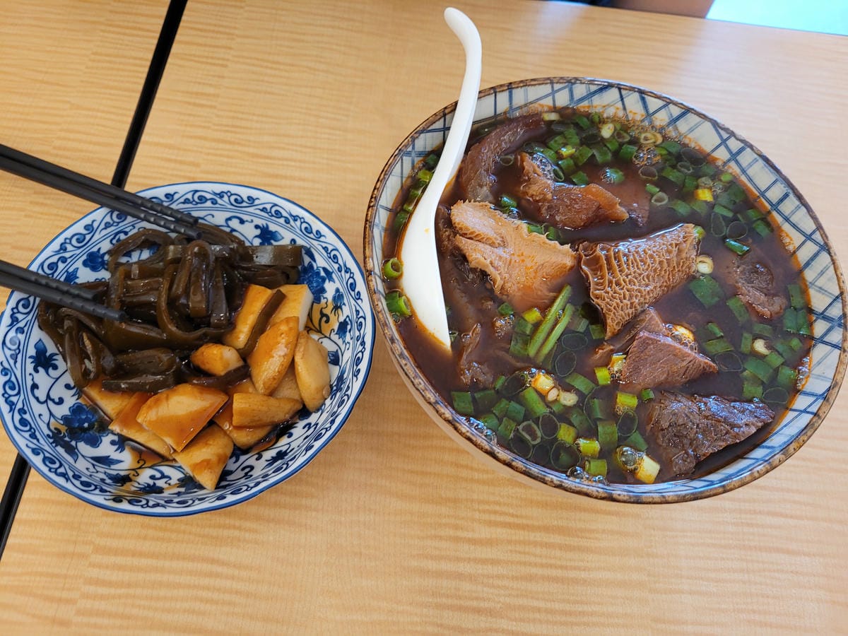 食記｜桃園龜山 大衛王牛肉麵 林口長庚美食推薦！
